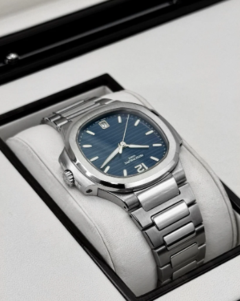 PP Assembled 100% Nautilus 35.2mm 7118/1A-001 Stainless Steel Blue Dial