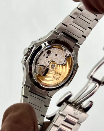 PP Assembled 100% Nautilus 35.2mm 7118/1A-001 Stainless Steel Blue Dial