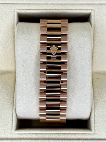 NEW 2025 Day-Date Assembled 40mm 228235 Rose Gold Chocolate Baguette Dial