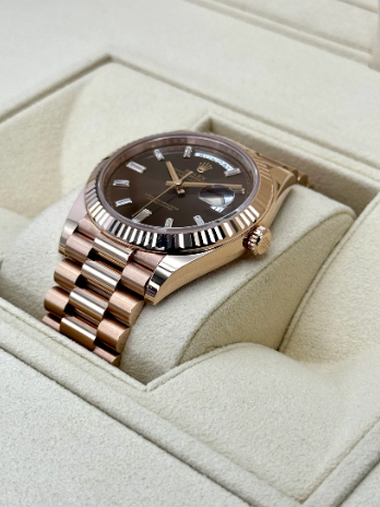 NEW 2025 Day-Date Assembled 40mm 228235 Rose Gold Chocolate Baguette Dial