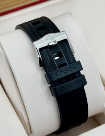 OM Seamaster Diver 300M 42mm 210.22.42.20.01.002 Black Dial