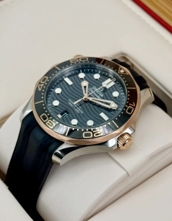 OM Seamaster Diver 300M 42mm 210.22.42.20.01.002 Black Dial