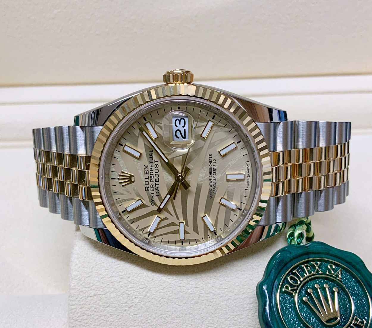 Datejust Assembled (80) 36mm 126233 Palm Motif Dial