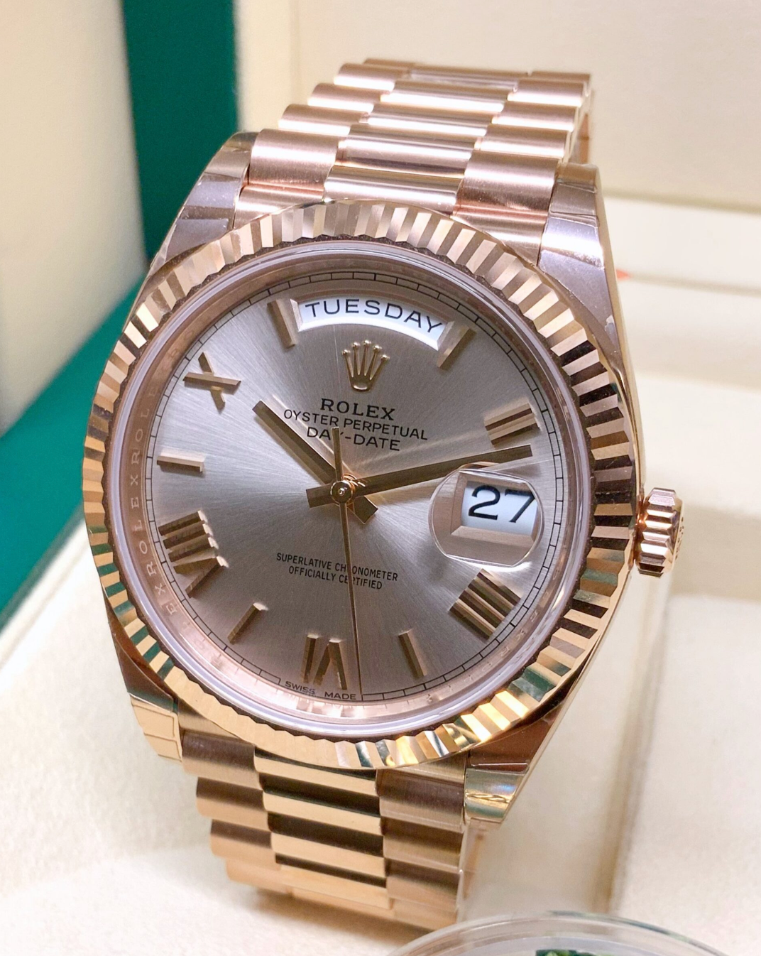 Assembled 80 Day-Date 40 ref. 228235 Color Rose Gold sundust dial