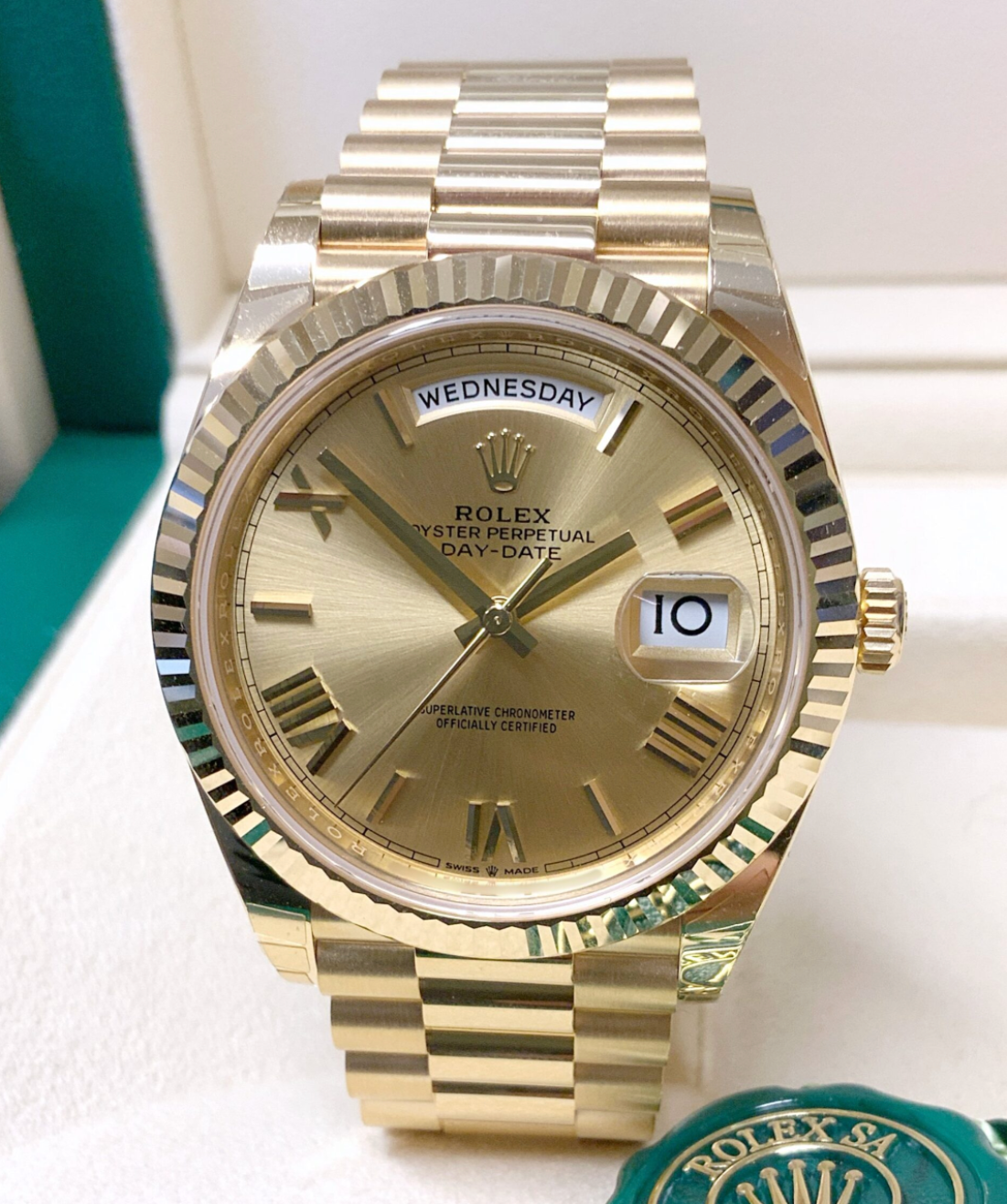 Assembled 80 Day-Date 228238 color Yellow Gold dial