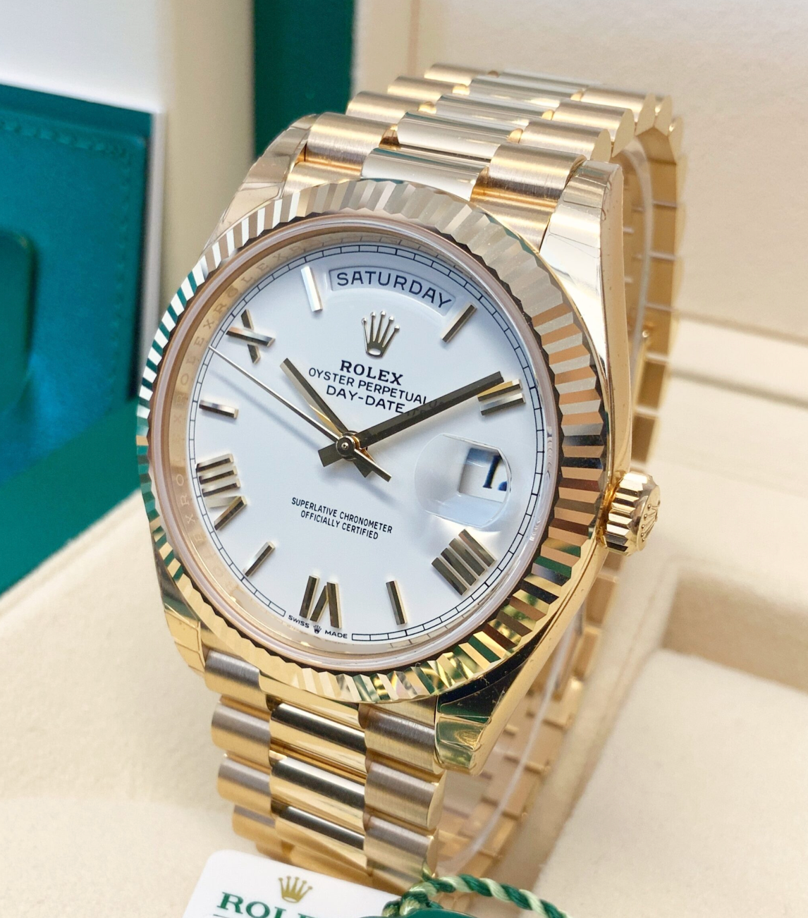 Assembled 80 Day-Date 40 ref. 228238 color Yellow Gold White roman dial